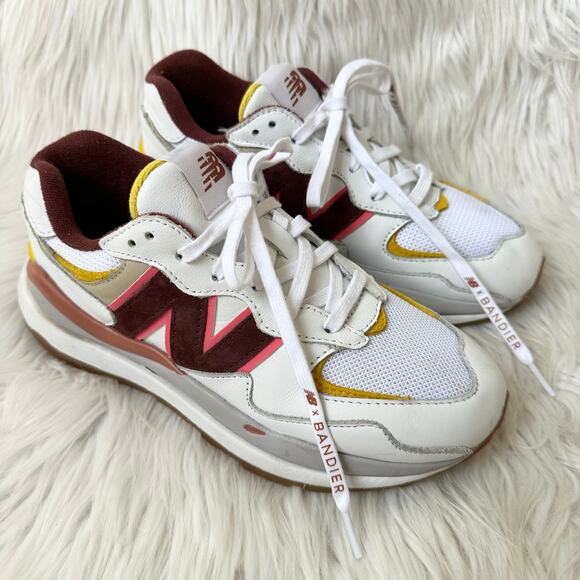 New Balance x Bandier 57/40 Move Her World Sneaker Running Shoes, White/ Angora - Picture 3 of 13